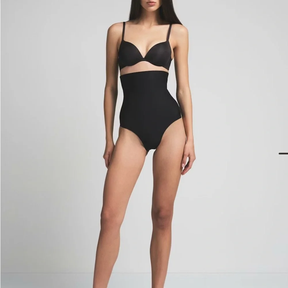Skims High Waisted Sculpt Brief Black Size L - Picture 1 of 5